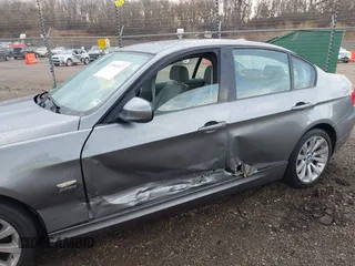 2011 BMW 3 Series 328i xDrive with VIN WBAPK7G58BNN78269, listed as a IAAI auction lot 41904907 with 86,003 mi miles. Bid and sale history available at carsss.com. Image 6.