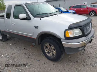 2003 Ford F-150 XL z VIN 1FTRX18W93NA69004, wystawiony jako IAAI lot #42154104 z przebiegiem 210 344 mil mil oraz . Historia ofert i sprzedaży dostępna na DreamBid. Obrazek 1.