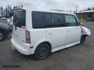 2005 Scion xB with VIN JTLKT324650188021, listed as a IAAI auction lot 41939920 with 260,978 mi miles. Bid and sale history available at carsss.com. Image 4.
