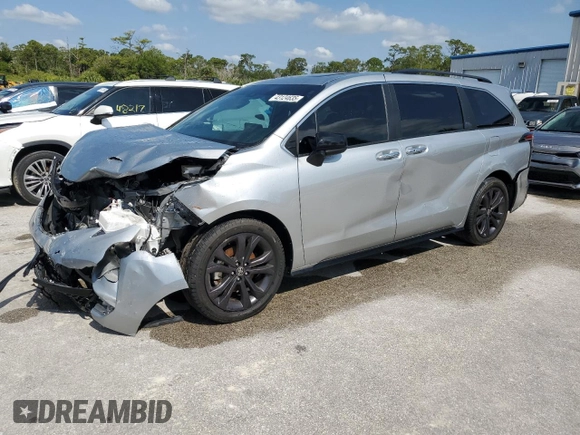 2022 Toyota Sienna XSE with VIN 5TDXRKEC9NS133380, listed as a Copart auction lot 43124635 with 31,600 mi miles and Non repairable. Bid and sale history available at DreamBid. Image 1.