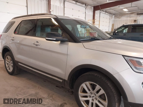 2018 Ford Explorer XLT z VIN 1FM5K8D83JGC40596, wystawiony jako IAAI lot #42263327 z przebiegiem 66 948 mil mil oraz . Historia ofert i sprzedaży dostępna na DreamBid. Obrazek 6.