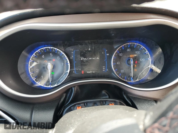 2018 Chrysler Pacifica Touring L z VIN 2C4RC1BG7JR353227, wystawiony jako Copart lot #55257335 z przebiegiem 90 697 mil mil oraz Szkoda całkowita • Salvage title. Historia ofert i sprzedaży dostępna na DreamBid. Obrazek 9.