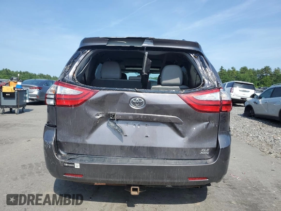 2019 Toyota Sienna XLE with VIN 5TDDZ3DC5KS221137, listed as a Copart auction lot 60358185 with 105,767 mi miles and Salvage title. Bid and sale history available at DreamBid. Image 6.