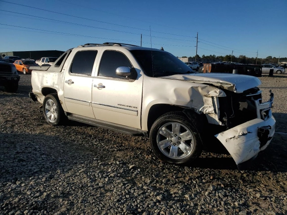 2011 Chevrolet Avalanche LTZ with VIN 3GNMCGE06BG153949, listed as a Copart auction lot 87632025 with 103,340 mi miles and Salvage Title. Bid and sale history available at carsss.com. Image 4.