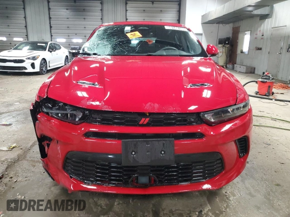 2024 Dodge Hornet R/T z VIN ZACPDFCW2R3A30119, wystawiony jako Copart lot #55143155 z przebiegiem 34 158 mil mil oraz Nie do naprawy • Non repairable. Historia ofert i sprzedaży dostępna na DreamBid. Obrazek 5.