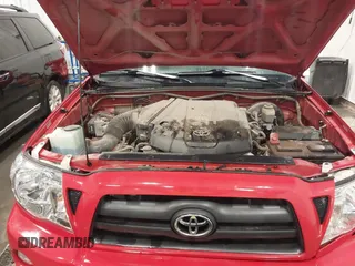 2007 Toyota Tacoma with VIN 5TELU42N37Z457266, listed as a IAAI auction lot 42043772 with 184,594 mi miles and . Bid and sale history available at DreamBid. Image 10.