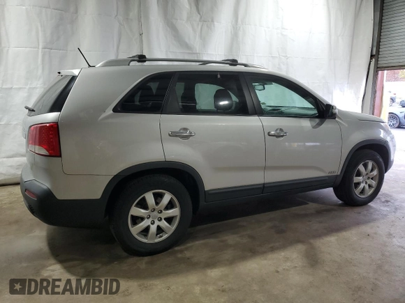 2013 Kia Sorento LX with VIN 5XYKTCA69DG331275, listed as a Copart auction lot 48147505 with 103,582 mi miles and Clean Title. Bid and sale history available at carsss.com. Image 3.