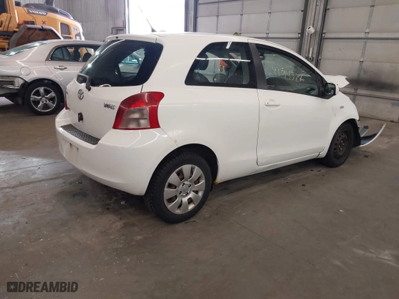 2008 Toyota Yaris with VIN JTDJT923885192256, listed as a IAAI auction lot 42014374 with 126,860 mi miles. Bid and sale history available at carsss.com. Image 4.