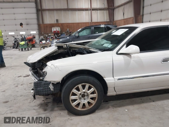 2001 Lincoln Continental with VIN 1LNHM97V81Y667328, listed as a IAAI auction lot 41730916 with 126,179 mi miles and . Bid and sale history available at DreamBid. Image 13.