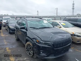 2022 Jeep Cherokee X with VIN 1C4PJMCXXND537681, listed as a IAAI auction lot 41854831 with 26,685 mi miles and . Bid and sale history available at DreamBid. Image 1.