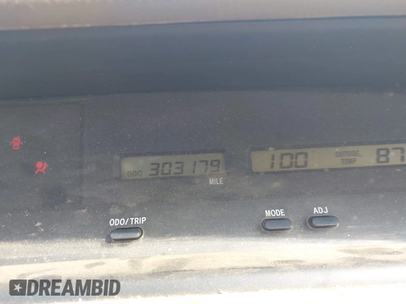 2000 Toyota Avalon XL with VIN 4T1BF28B4YU003928, listed as a IAAI auction lot 42047894 with 303,179 mi miles and . Bid and sale history available at DreamBid. Image 7.