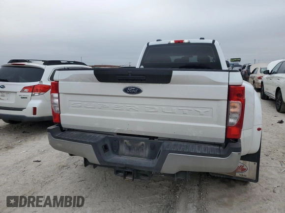 2022 Ford F-350 XL with VIN 1FT8W3DT5NEC61142, listed as a Copart auction lot 44922775 with 132,348 mi miles and Salvage Title. Bid and sale history available at DreamBid. Image 6.