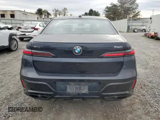 2024 BMW 7 Series 760i xDrive z VIN WBA33EJ08RCR11878, wystawiony jako Copart lot #78952474 z przebiegiem 280 mil mil oraz Szkoda całkowita • Salvage title. Historia ofert i sprzedaży dostępna na DreamBid. Obrazek 6.
