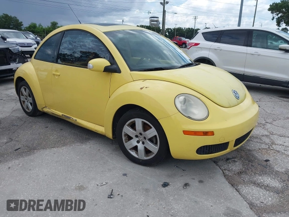 2007 Volkswagen Beetle with VIN 3VWRW31C97M506706, listed as a IAAI auction lot 42510902 with 64,200 mi miles and . Bid and sale history available at DreamBid. Image 1.