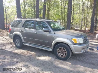 2004 Toyota Sequoia SR5 with VIN 5TDZT34A14S234332, listed as a IAAI auction lot 42044105 with 218,575 mi miles. Bid and sale history available at carsss.com. Image 1.