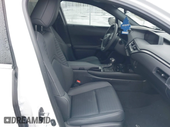 2022 Lexus UX 250h z VIN JTHX9JBH5N2056118, wystawiony jako IAAI lot #41538359 z przebiegiem 32 699 mil mil oraz . Historia ofert i sprzedaży dostępna na DreamBid. Obrazek 5.