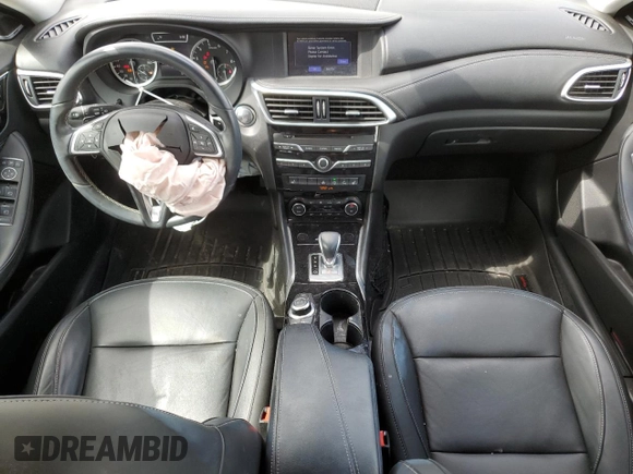 2018 Infiniti QX30 Premium with VIN SJKCH5CR2JA052770, listed as a Copart auction lot 61227824 with 39,761 mi miles and Salvage Title. Bid and sale history available at carsss.com. Image 8.
