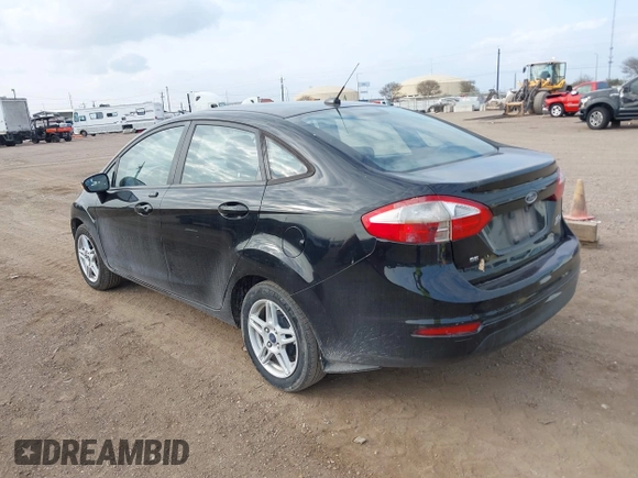 2018 Ford Fiesta SE z VIN 3FADP4BJ0JM139172, wystawiony jako IAAI lot #41212242 z przebiegiem 160 238 mil mil oraz . Historia ofert i sprzedaży dostępna na DreamBid. Obrazek 15.
