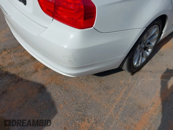 2011 BMW 3 Series 328i с VIN WBAPH7C54BE682973, выставлен на аукционе IAAI как лот 42235227 с пробегом 141 576 миль миль и . История ставок и продаж доступна на DreamBid. Изображение 19.