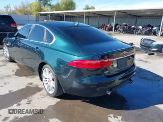 2017 Jaguar XF 35t Prestige with VIN SAJBE4BV0HCY47218, listed as a IAAI auction lot 41040063 with 100,823 mi miles. Bid and sale history available at carsss.com. Image 3.