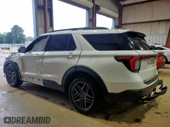 2025 Ford Explorer ST-Line with VIN 1FMUK7KH1SGA98288, listed as a Copart auction lot 60462225 with 10,148 mi miles and Salvage title. Bid and sale history available at DreamBid. Image 2.