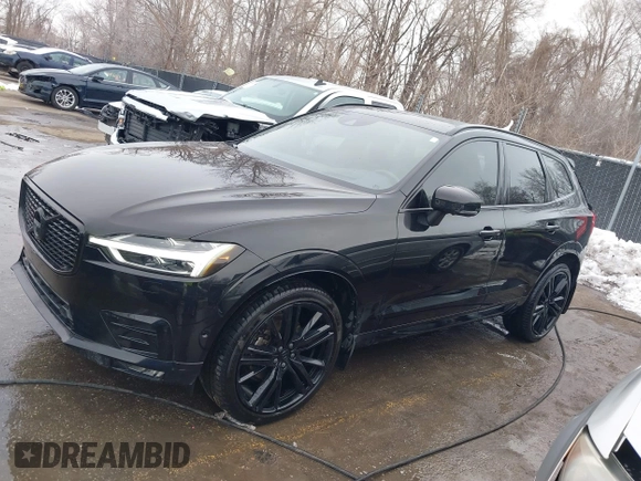 2019 Volvo XC60 R-Design with VIN LYV102RM9KB297622, listed as a IAAI auction lot 41582805 with 66,334 mi miles. Bid and sale history available at carsss.com. Image 14.