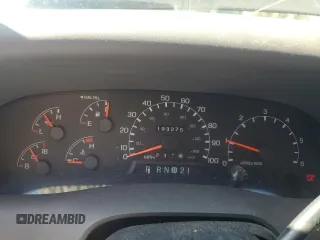 1999 Ford F-250 XL z VIN 1FTNX21LXXEB35442, wystawiony jako Copart lot #46939875 z przebiegiem 193 275 mil mil oraz Szkoda całkowita • Salvage title. Historia ofert i sprzedaży dostępna na DreamBid. Obrazek 9.