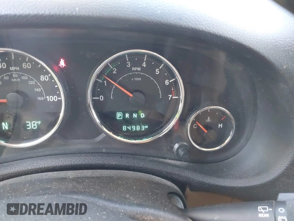 2017 Jeep Wrangler Unlimited Sahara with VIN 1C4BJWEG0HL587163, listed as a IAAI auction lot 41252399 with 84,983 mi miles. Bid and sale history available at carsss.com. Image 7.