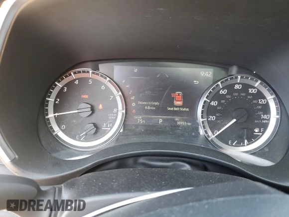 2023 Toyota Highlander L z VIN 5TDKDRAH9PS041904, wystawiony jako Copart lot #57425145 z przebiegiem 30 953 mil mil oraz Szkoda całkowita • Salvage title. Historia ofert i sprzedaży dostępna na DreamBid. Obrazek 9.