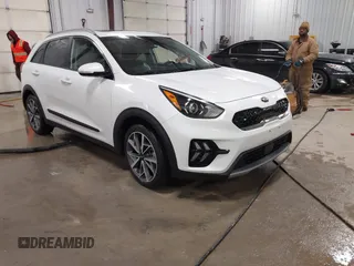 2021 Kia Niro Touring with VIN KNDCC3LC3M5463514, listed as a IAAI auction lot 41564596 with 29,063 mi miles. Bid and sale history available at carsss.com. Image 1.