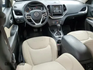 2017 Jeep Cherokee Altitude z VIN 1C4PJLAS8HW585318, wystawiony jako Copart lot #57315775 z przebiegiem 65 398 mil mil oraz Szkoda całkowita • Salvage title. Historia ofert i sprzedaży dostępna na DreamBid. Obrazek 8.