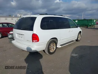 1998 Dodge Caravan LE with VIN 1B4GP54L7WB698340, listed as a IAAI auction lot 41252162 with 99,073 mi miles and . Bid and sale history available at carsss.com. Image 4.