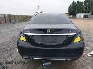 2018 Mercedes-Benz C 300 z VIN WDDWF4KB9JR397046, wystawiony jako IAAI lot #41967797 z przebiegiem 95 463 mil mil oraz . Historia ofert i sprzedaży dostępna na DreamBid. Obrazek 17.