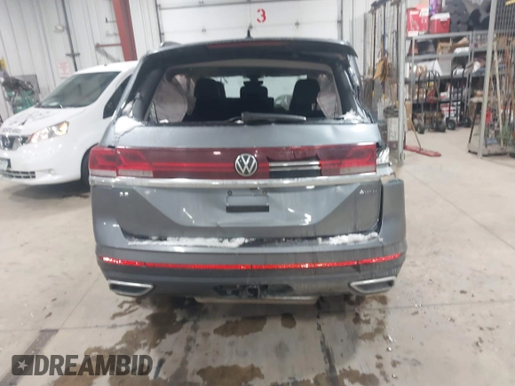 2024 Volkswagen Atlas SE with VIN 1V2KR2CA4RC559169, listed as a IAAI auction lot 41572821 with 25,998 mi miles and . Bid and sale history available at DreamBid. Image 17.