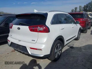 2017 Kia Niro FE with VIN KNDCB3LC1H5089168, listed as a IAAI auction lot 41574413 with 102,844 mi miles. Bid and sale history available at carsss.com. Image 4.