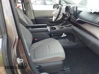 2024 Toyota Sienna LE with VIN 5TDKRKEC5RS202419, listed as a IAAI auction lot 41876213 with 14,986 mi miles. Bid and sale history available at carsss.com. Image 5.