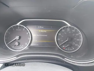 2016 Nissan Maxima SV z VIN 1N4AA6AP1GC904065, wystawiony jako IAAI lot #41930372 z przebiegiem 172 376 mil mil oraz . Historia ofert i sprzedaży dostępna na DreamBid. Obrazek 7.