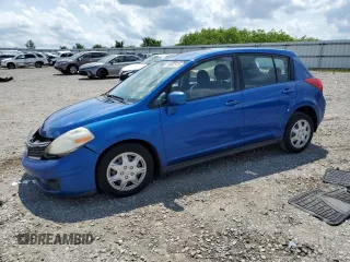 2007 Nissan Versa SL z VIN 3N1BC13E97L398127, wystawiony jako Copart lot #56961975 z przebiegiem 164 715 mil mil oraz Szkoda całkowita • Salvage title. Historia ofert i sprzedaży dostępna na DreamBid. Obrazek 1.
