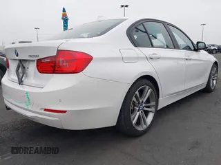 2015 BMW 3 Series 328i с VIN WBA3C1C57FK120258, выставлен на аукционе IAAI как лот 42425656 с пробегом 99 162 миль миль и . История ставок и продаж доступна на DreamBid. Изображение 4.