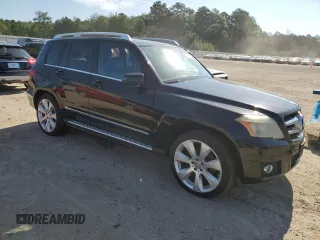 2010 Mercedes-Benz GLK 350 with VIN WDCGG8HBXAF294580, listed as a Copart auction lot 68317094 with 131,233 mi miles and Salvage Title. Bid and sale history available at DreamBid. Image 4.