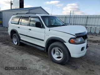 2000 Mitsubishi Montero Sport LS with VIN JA4MT31H1YP027476, listed as a Copart auction lot 48561035 with 337,587 mi miles and Salvage Title. Bid and sale history available at carsss.com. Image 4.