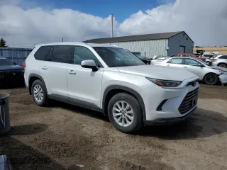 2024 Toyota Grand Highlander Hybrid XLE with VIN 5TDACAB50RS029602, listed as a Copart auction lot 50195175 with 2,034 mi miles and Clean Title. Bid and sale history available at carsss.com. Image 4.