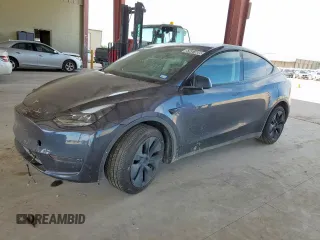 2024 Tesla Model Y z VIN 7SAYGDED2RA304558, wystawiony jako Copart lot #57451605 z przebiegiem 11 595 mil mil oraz Czysty tytuł • Clean title. Historia ofert i sprzedaży dostępna na DreamBid. Obrazek 1.