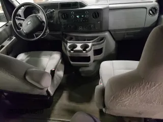 2010 Ford Econoline Passenger XL z VIN 1FBSS3BL8ADA62210, wystawiony jako Copart lot #69939574 z przebiegiem 111 593 mil mil oraz Szkoda całkowita • Salvage title. Historia ofert i sprzedaży dostępna na DreamBid. Obrazek 8.