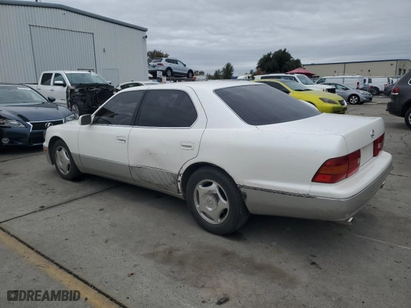1998 Lexus LS 400 Luxury Sdn with VIN JT8BH28F2W0119892, listed as a Copart auction lot 81972624 with 186,341 mi miles and Salvage Title. Bid and sale history available at carsss.com. Image 2.