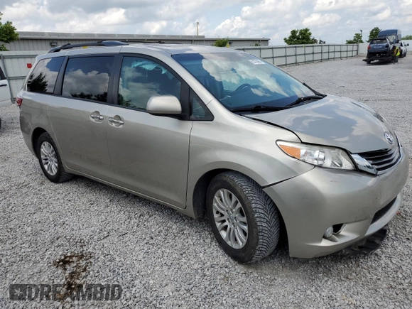 2017 Toyota Sienna XLE Auto Access Seat z VIN 5TDYZ3DC3HS864516, wystawiony jako Copart lot #61470965 z przebiegiem 110 596 mil mil oraz Szkoda całkowita • Salvage title. Historia ofert i sprzedaży dostępna na DreamBid. Obrazek 4.