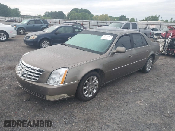 2011 Cadillac DTS Luxury Collection z VIN 1G6KD5E68BU128508, wystawiony jako IAAI lot #42103418 z przebiegiem 121 654 mil mil oraz . Historia ofert i sprzedaży dostępna na DreamBid. Obrazek 2.