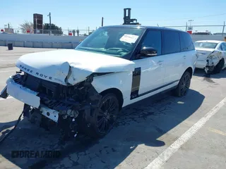 2021 Land Rover Range Rover z VIN SALGS5SEXMA436877, wystawiony jako IAAI lot #41950042 z przebiegiem 29 597 mil mil oraz . Historia ofert i sprzedaży dostępna na DreamBid. Obrazek 2.