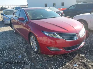 2014 Lincoln MKZ with VIN 3LN6L2J94ER822460, listed as a IAAI auction lot 41320428 with 147,216 mi miles. Bid and sale history available at carsss.com. Image 1.