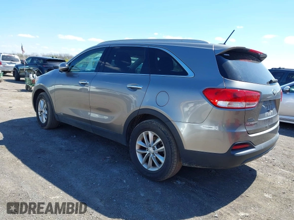 2016 Kia Sorento LX z VIN 5XYPGDA55GG110302, wystawiony jako IAAI lot #42045429 z przebiegiem 166 368 mil mil oraz . Historia ofert i sprzedaży dostępna na DreamBid. Obrazek 3.